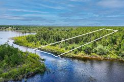 Lakefront Property for sale in Washington County, Florida