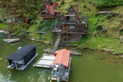 Lakefront Property for sale in Douglas County, Oregon