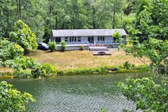 Lakefront Property for sale in Lincoln County, Oregon