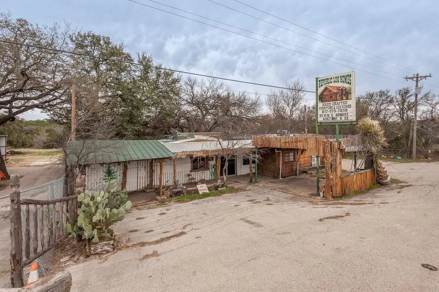 3317 Glen Rose Hwy  