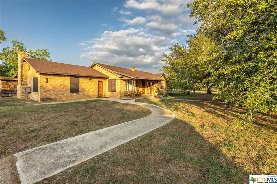 205 E Hwy 87  