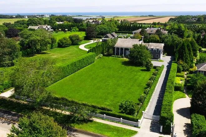 22 26 WAINSCOTT MAIN ST  