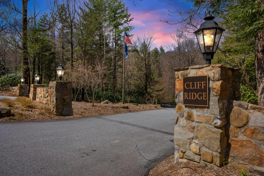 272 Delphinium Ct  
