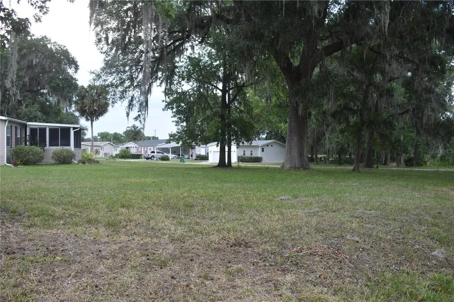 5299 LEXINGTON-LOT 6 BLK D Cir  
