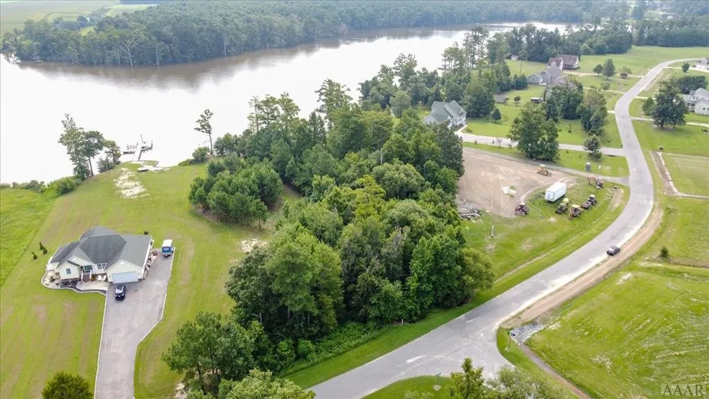 443 Pointe Vis Dr  