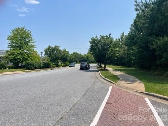 160 Zelkova Ct  