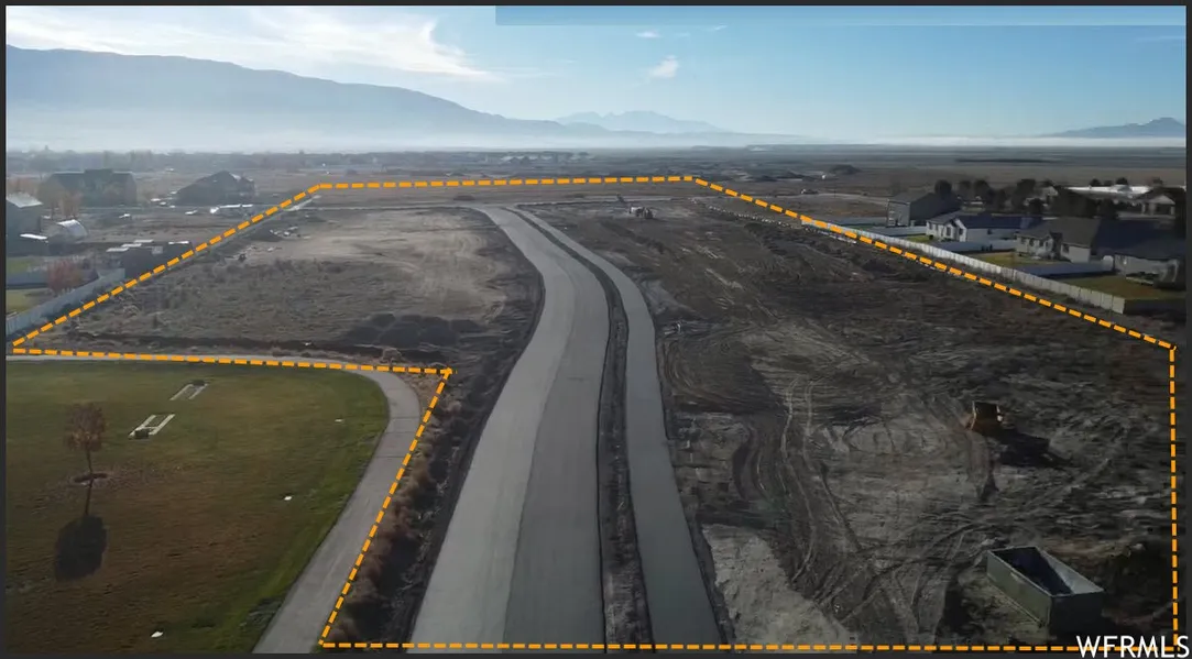 1066 E IRA HODGES SCENIC  