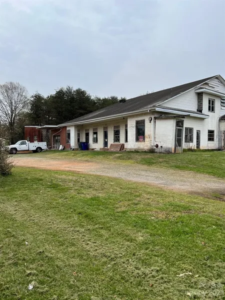 1402 Conover Blvd  