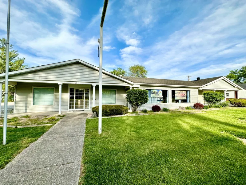904 N Main St  