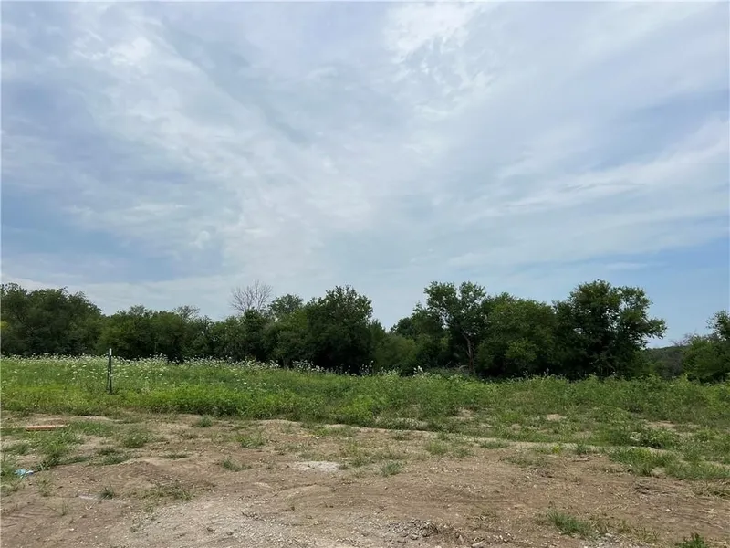 563 SE WALNUT WOODS DR  