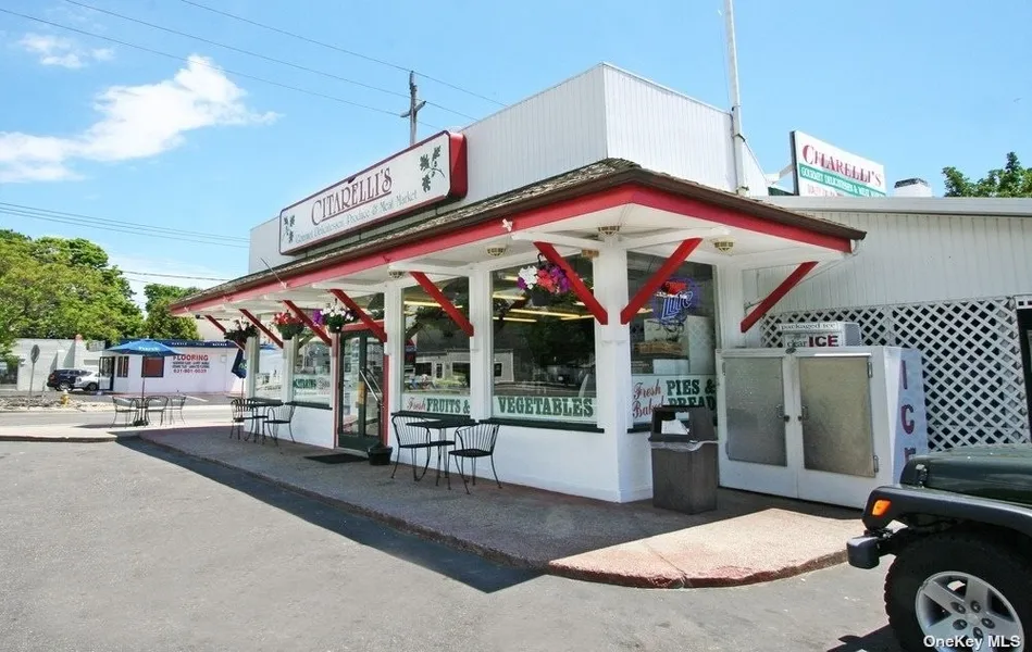 525 Montauk Hwy  