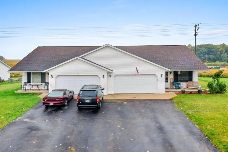 106 Sunshine Ct  