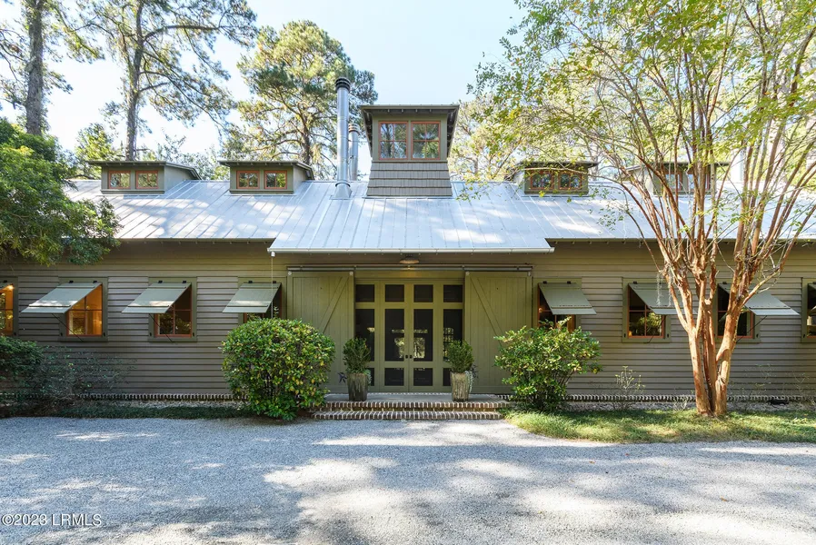 13 Barksdale Ct  