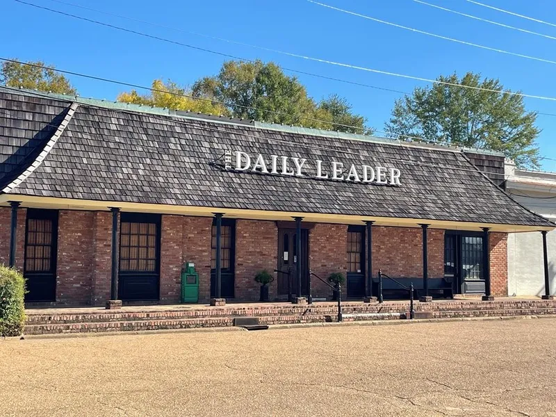 128 N Railroad Ave  