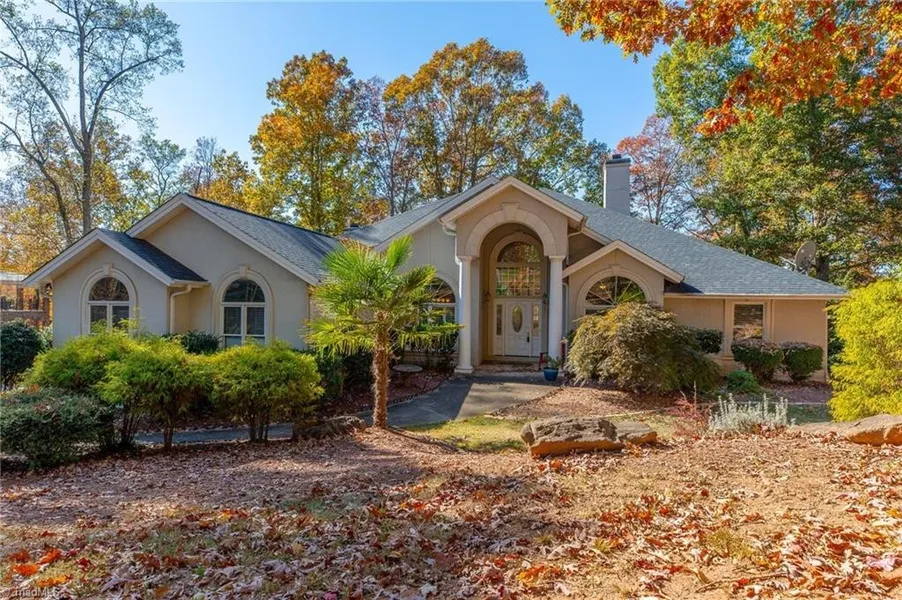 316 Lake Pt Ln  