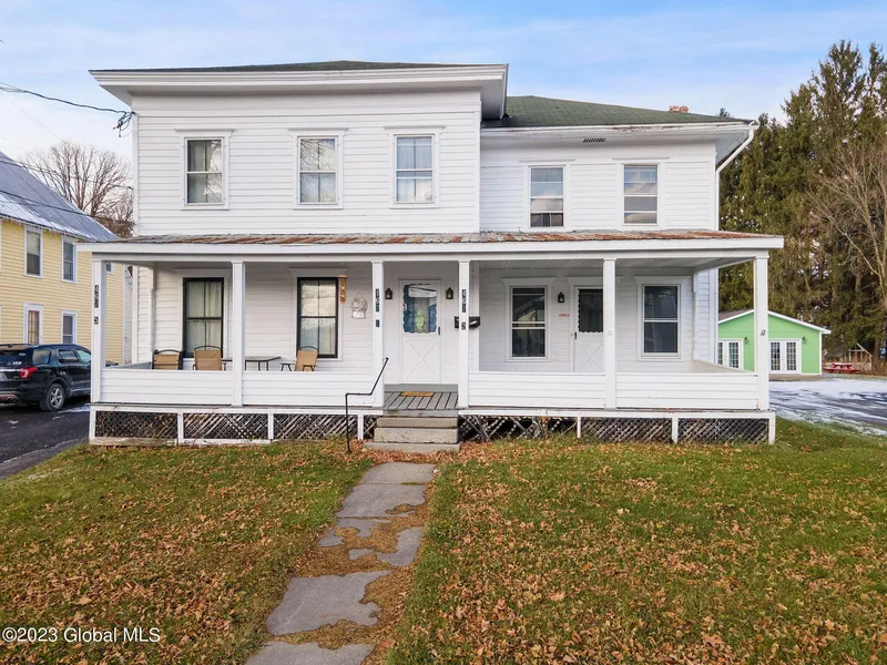 467 W Main St  