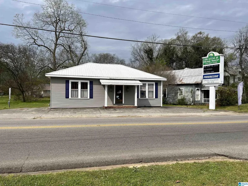 410 EAST St  