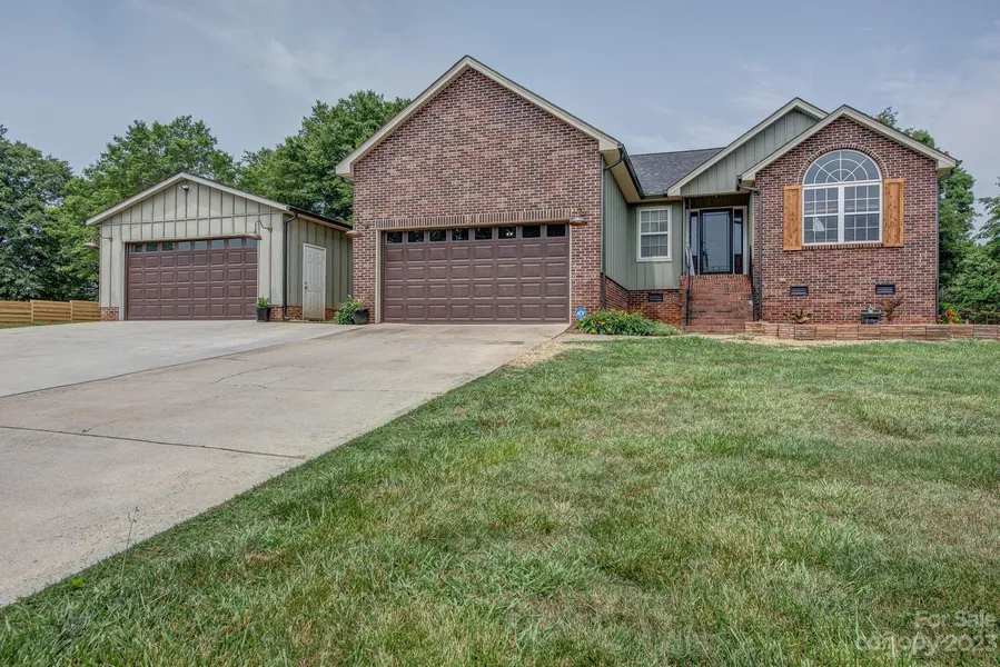 104 Heinz Dr  