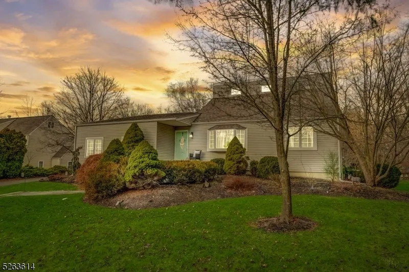 131 Hockenbury Dr  