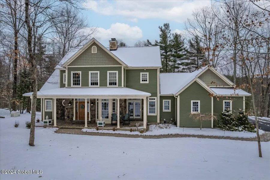 8 Magnolia Dr  