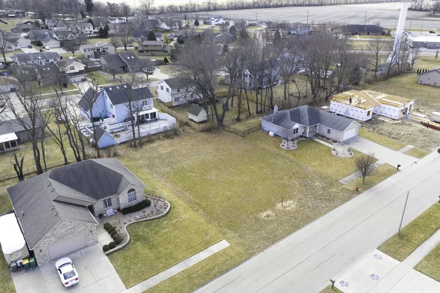 883 Winchester Grn Dr  