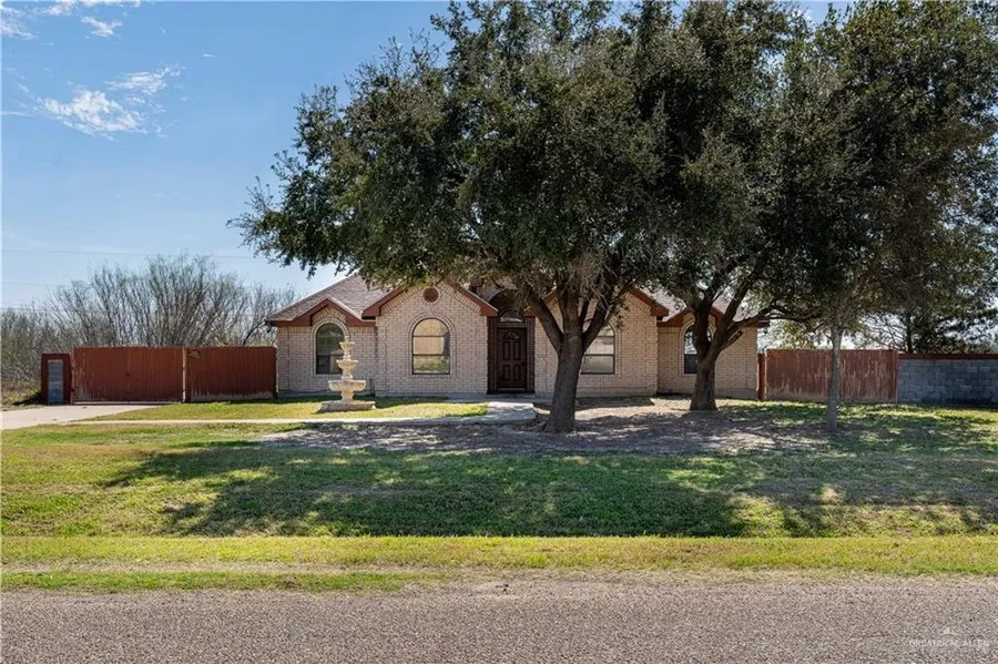 722 APACHE DR  