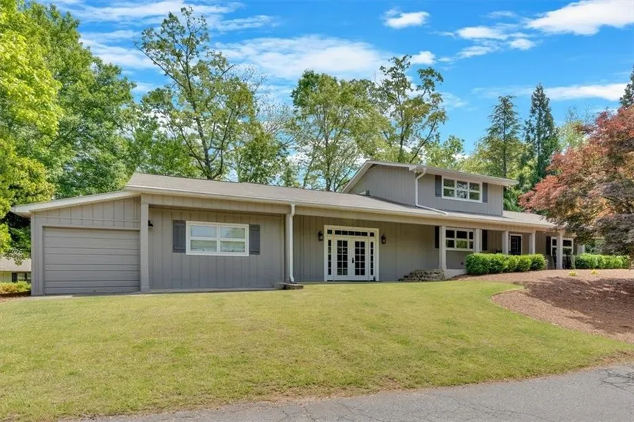 103 Cardinal Rd SE  
