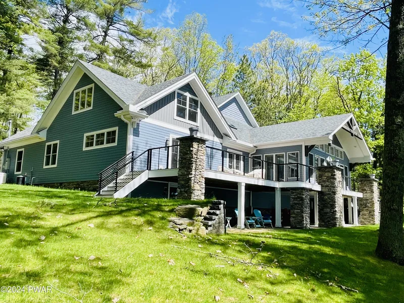 58 Ledge Dr  