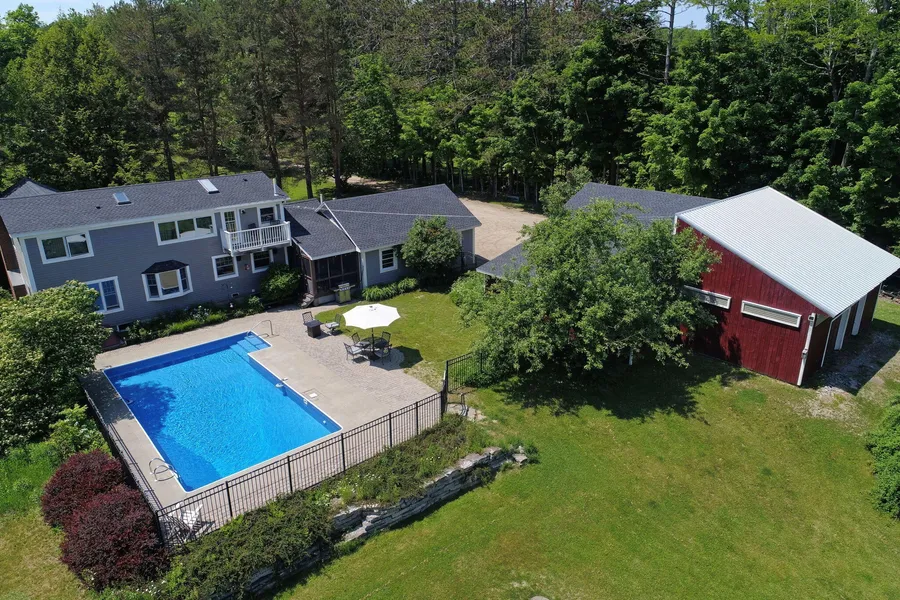 319 MAIN RD S  