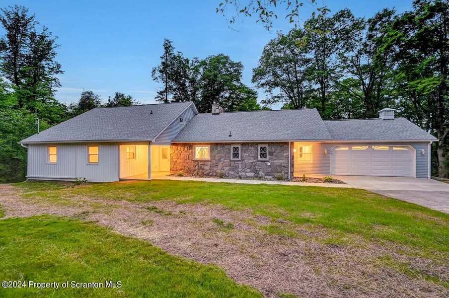102 Hilldell Dr  