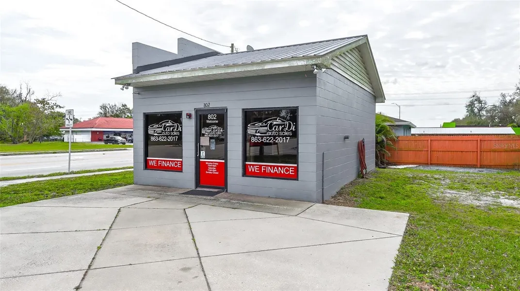 802 S CHARLESTON Ave  