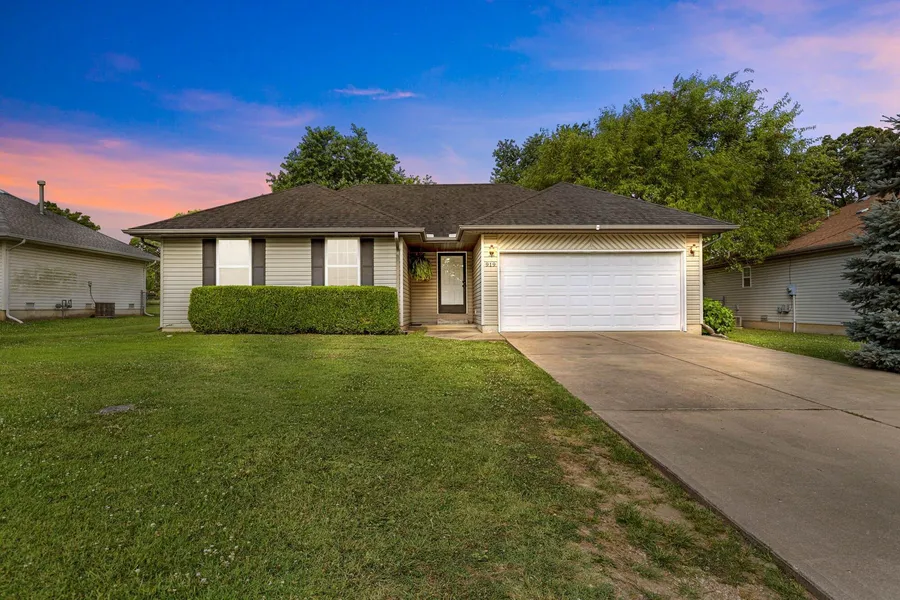 919 South Central Ave  