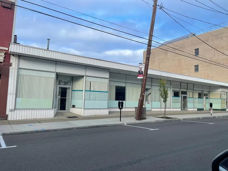 123 W Lockhart St Unit 133  