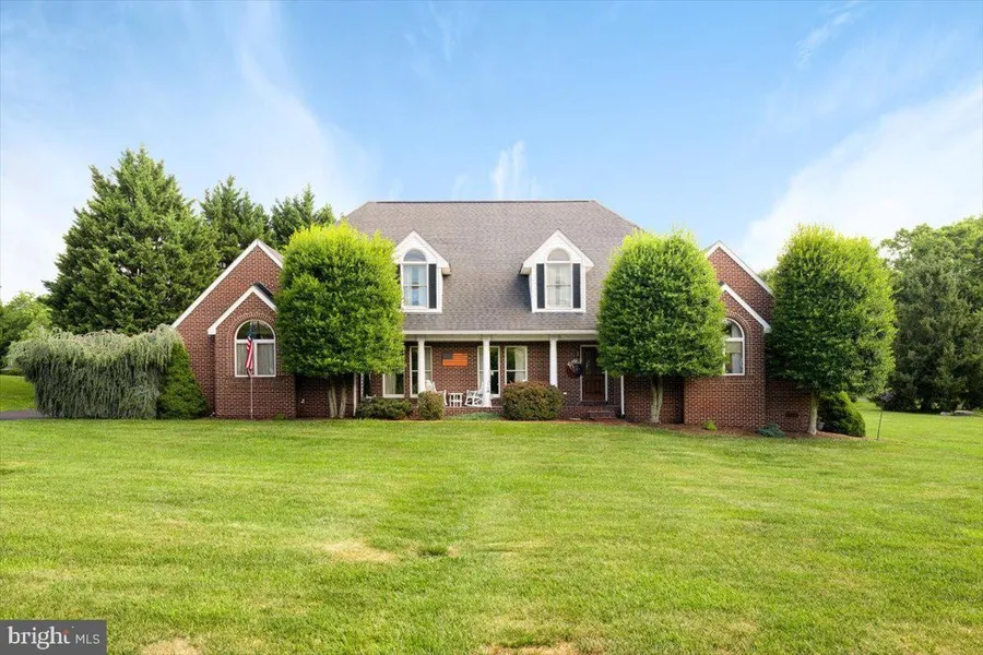 208 Alpine Dr  
