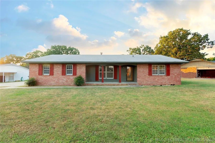 1210 Wade Wls Dr  