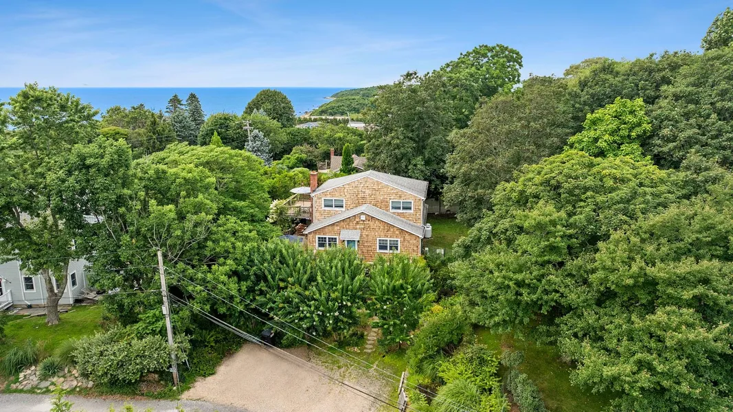 105 Tuthill Rd  