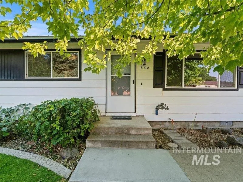 632 Whiting Ave  