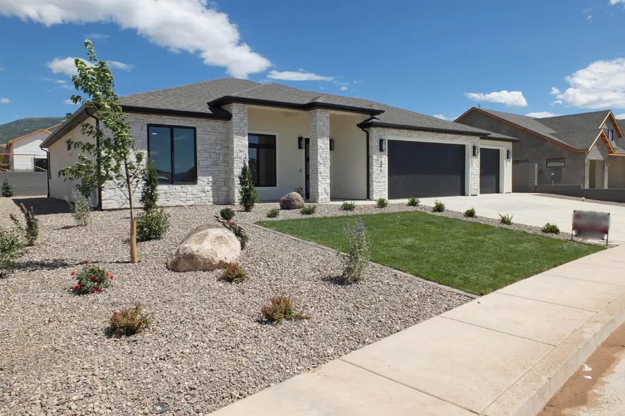 1809 S Hidden Cyn Rd  