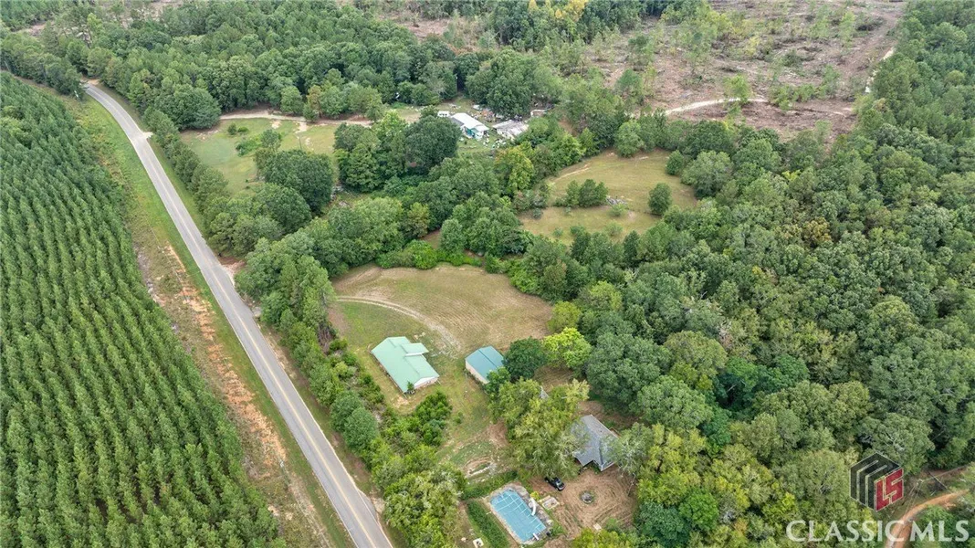 1227 Della Slaton Rd  